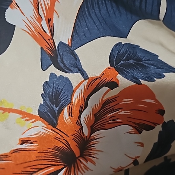 Gourgous brand new shein tank for summer - Picture 3 of 9